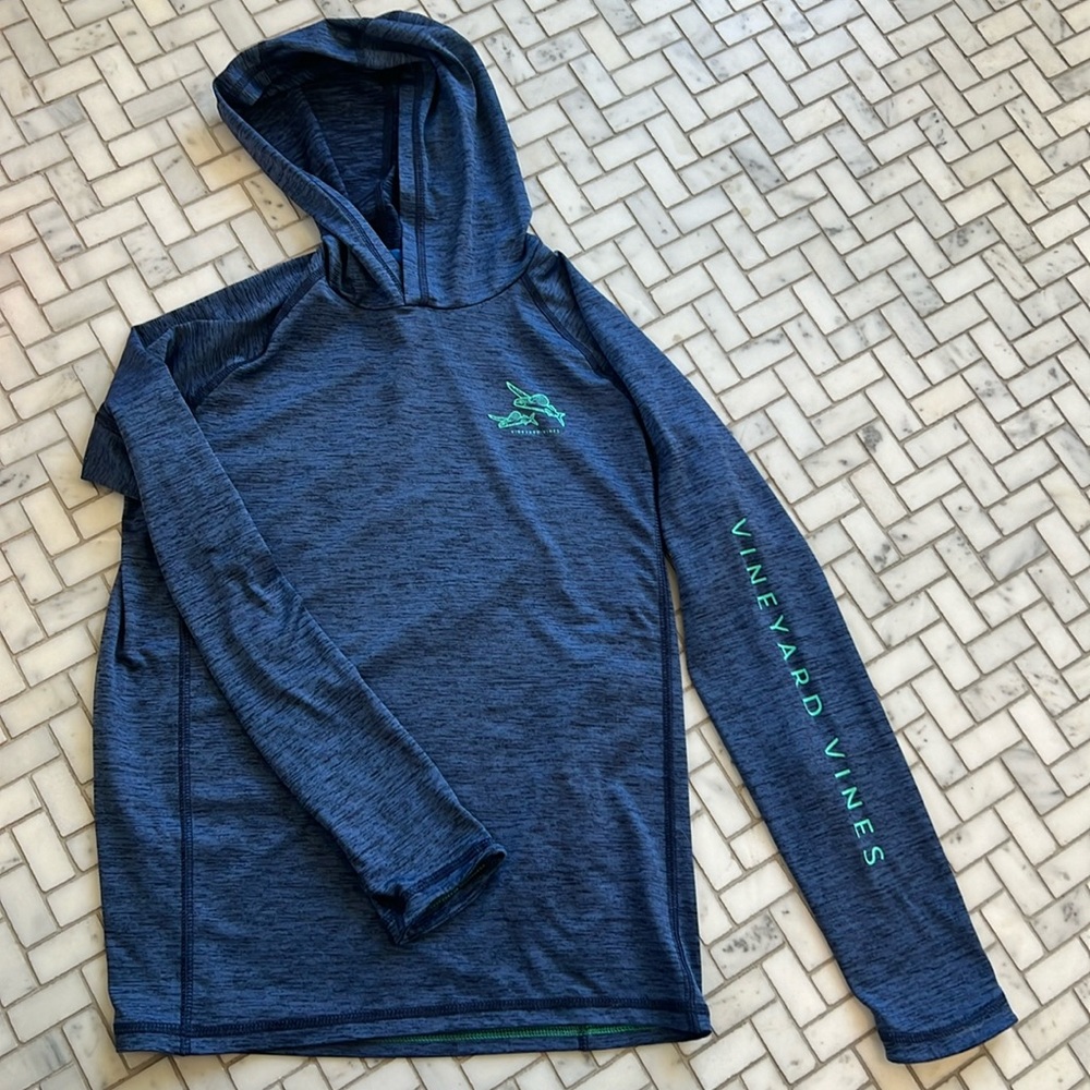 Vineyard Vines hooded rash guard, boys size M
